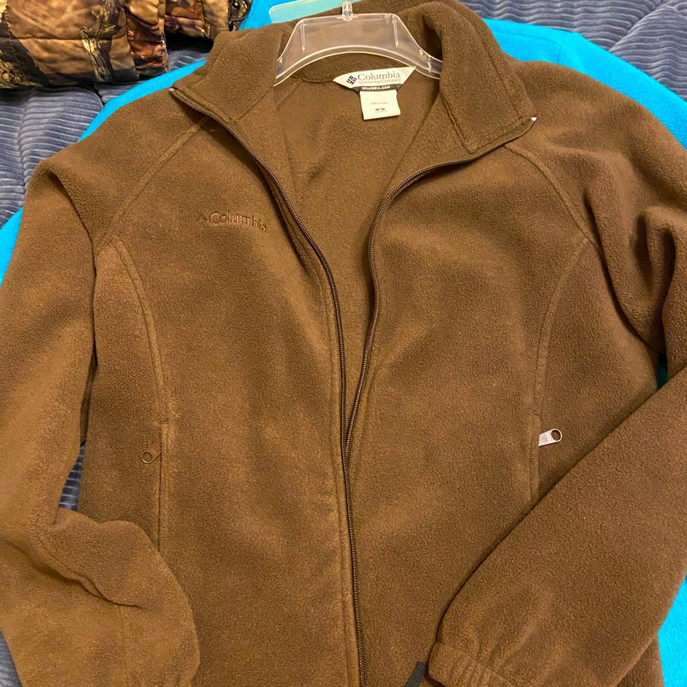 Women’s Columbia fleece jacket.